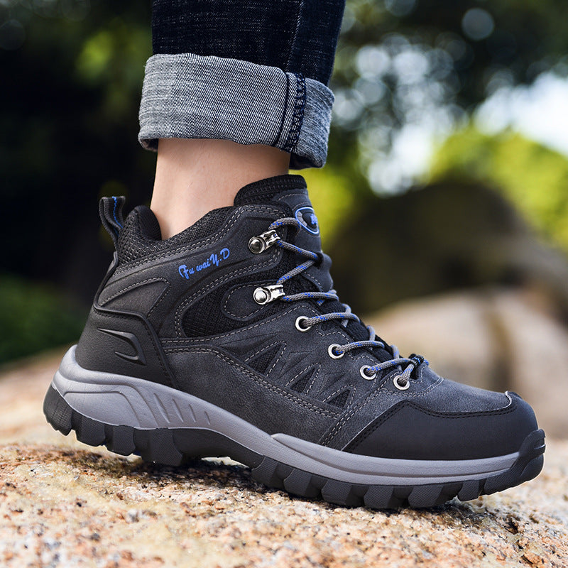 Outdoor climbing shoes