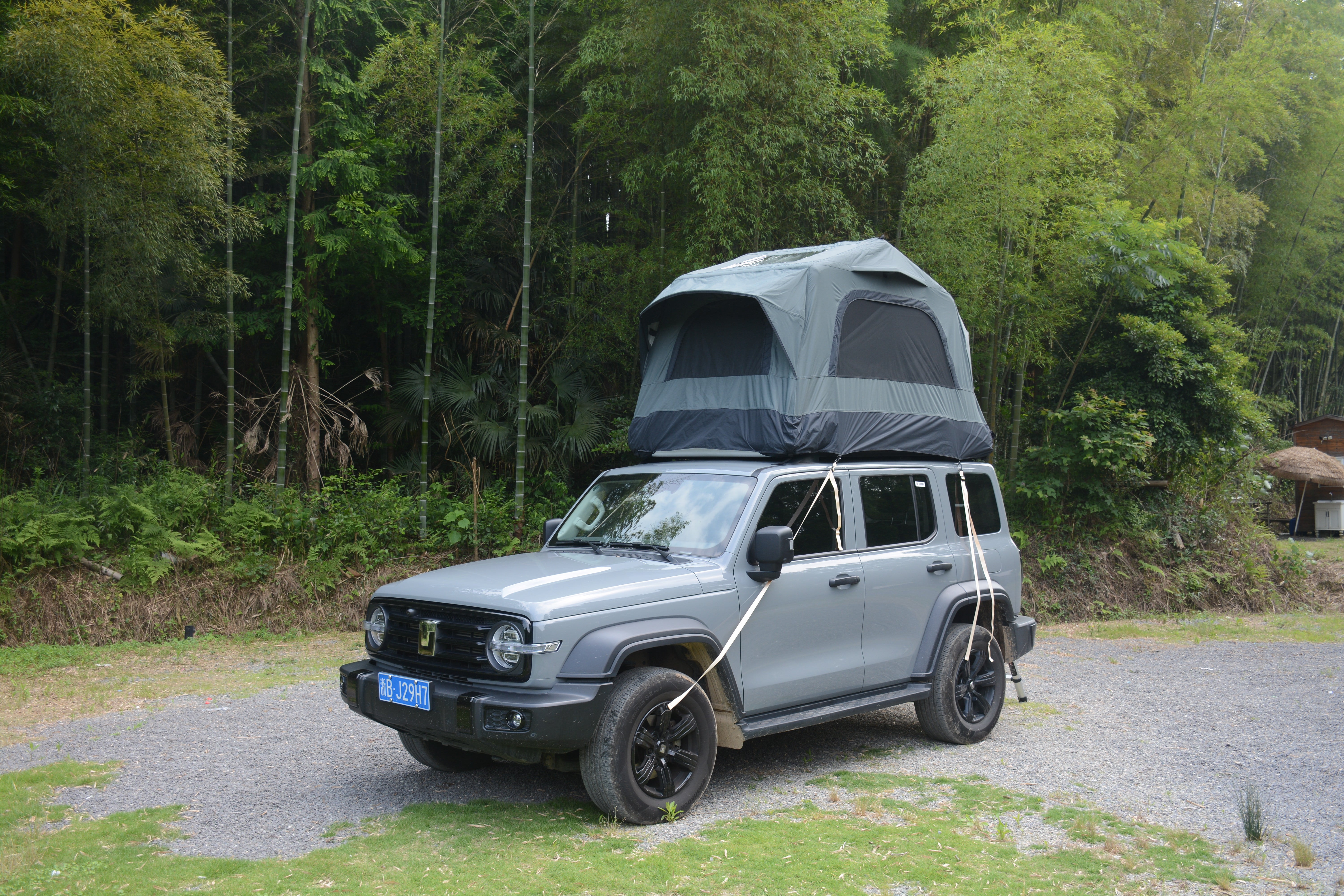 Truck Roof Tent, Car SUV Roof Tent Inflatable,Roof Top Tent Camping For 2 Person,Easy To Set Up
