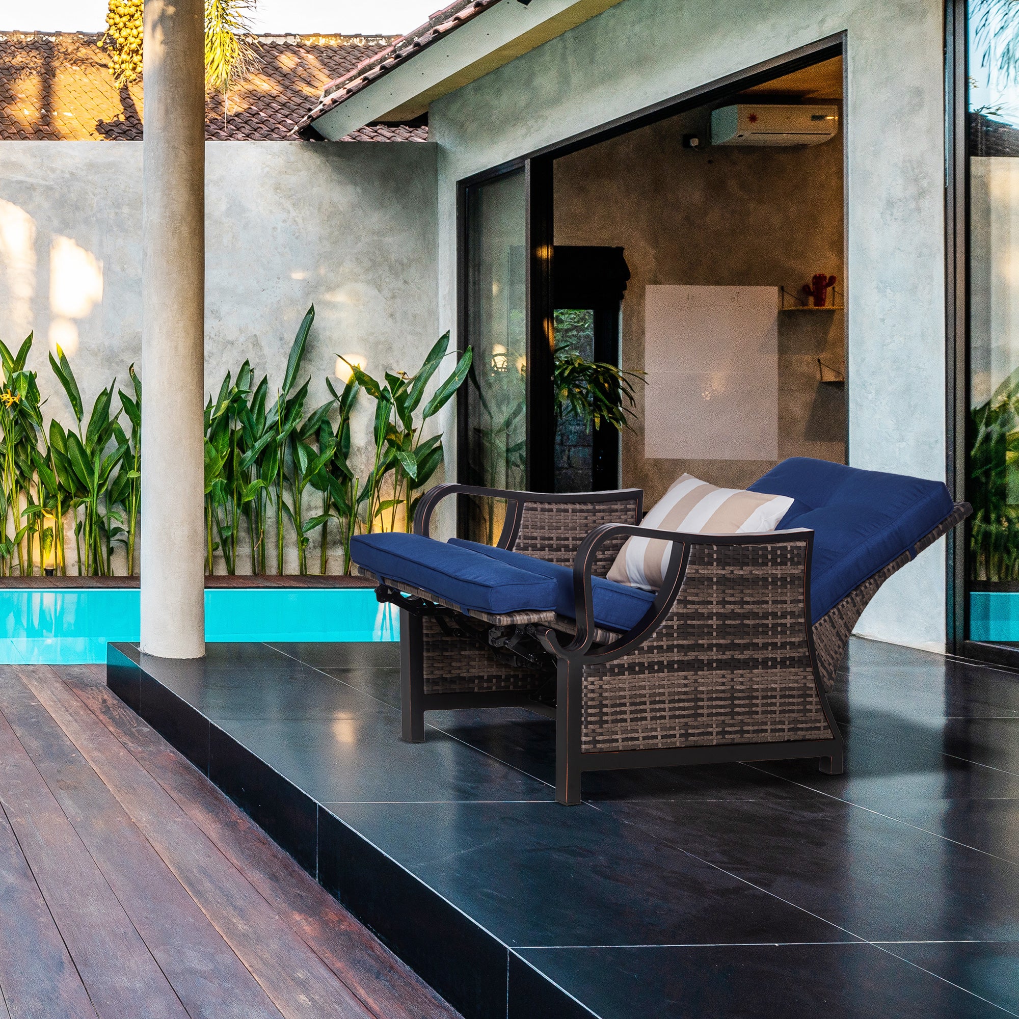 Outdoor Recliner Chair with Cushion