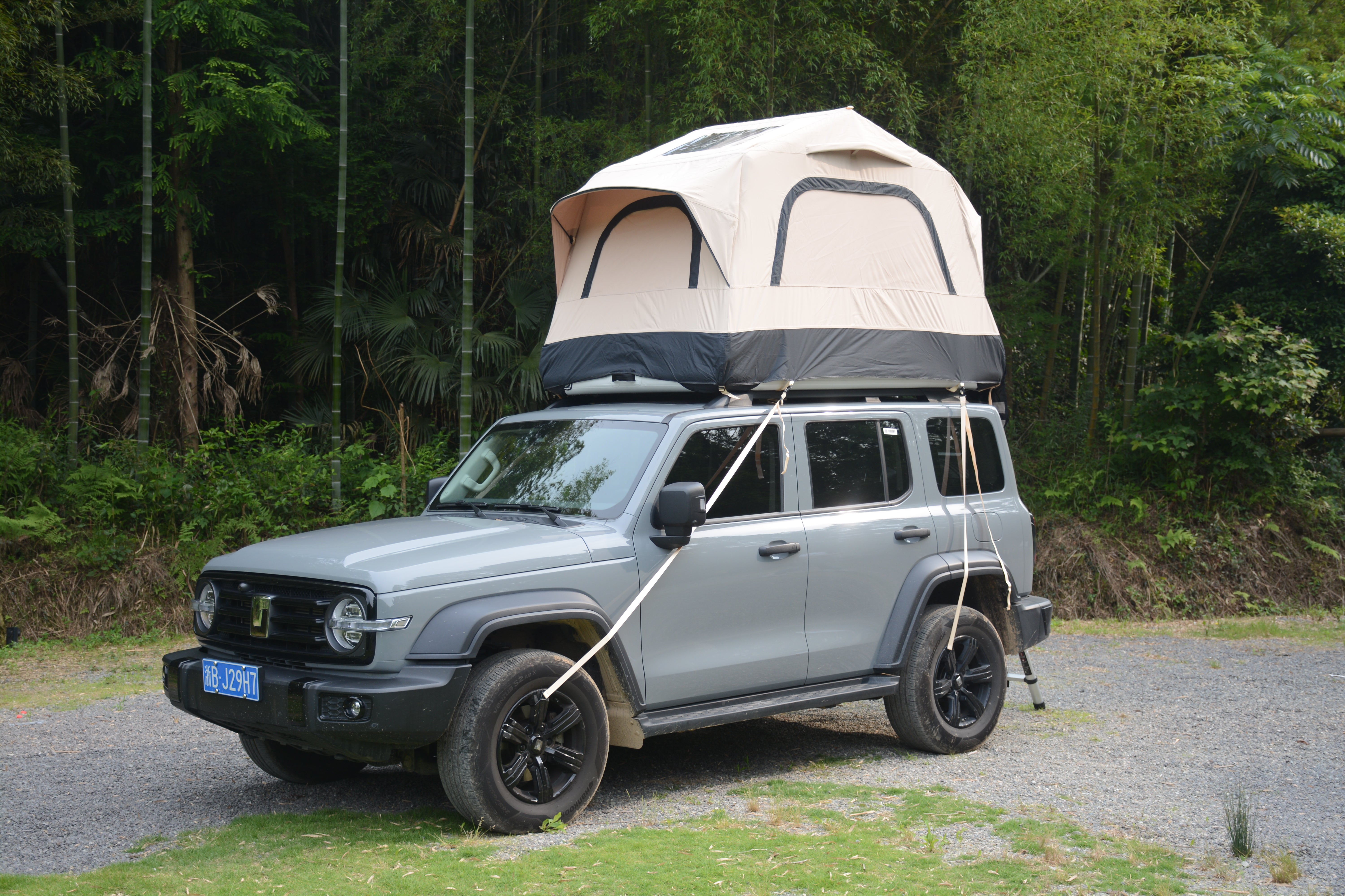 Truck Roof Tent, Car SUV Roof Tent Inflatable,Roof Top Tent Camping For 2 Person,Easy To Set Up