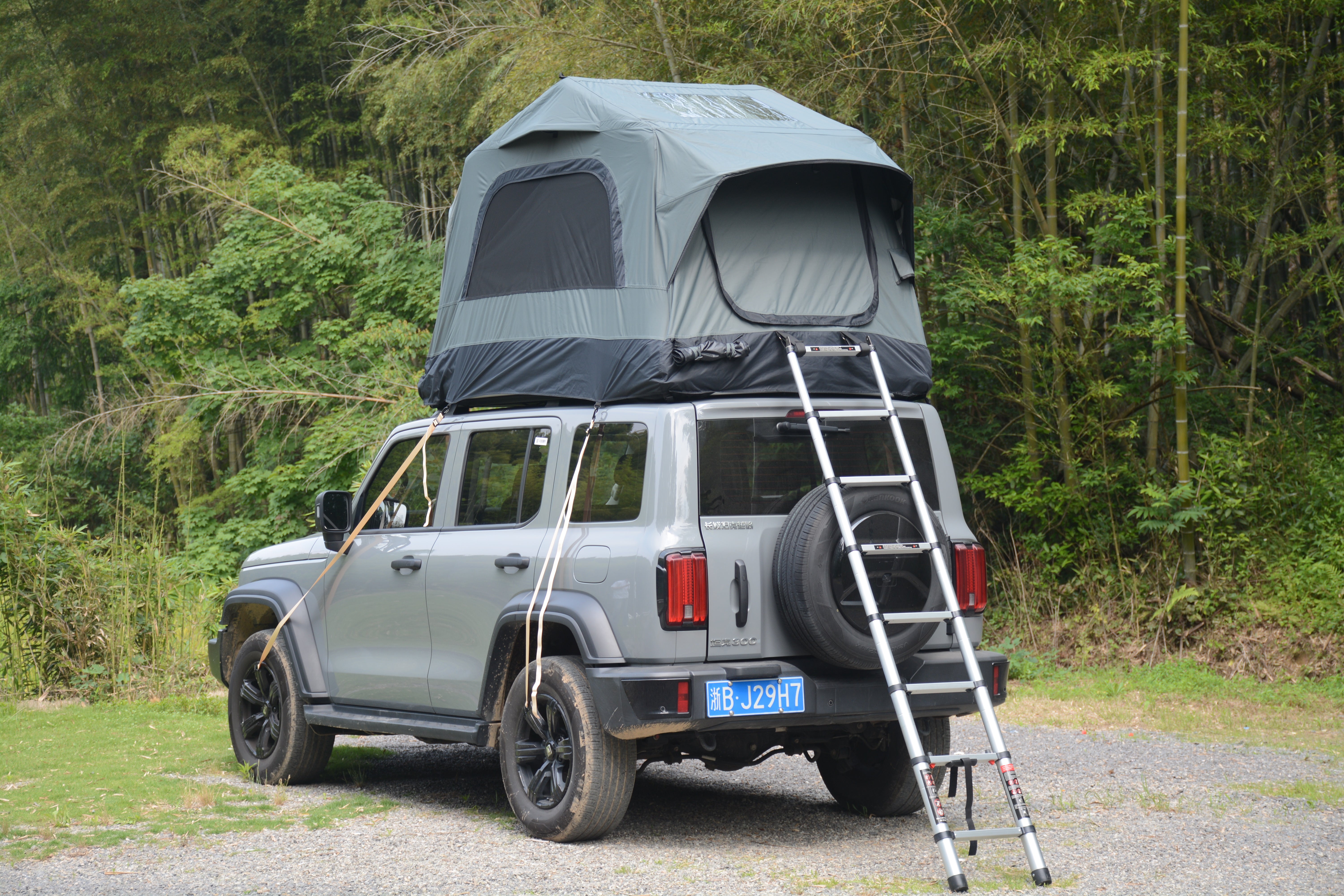 Truck Roof Tent, Car SUV Roof Tent Inflatable,Roof Top Tent Camping For 2 Person,Easy To Set Up